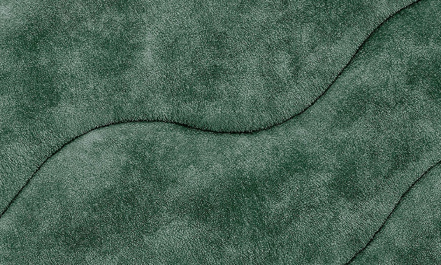 Image 16: Premium Winter Quilt: Soft, Hypoallergenic and Luxurious Comfort