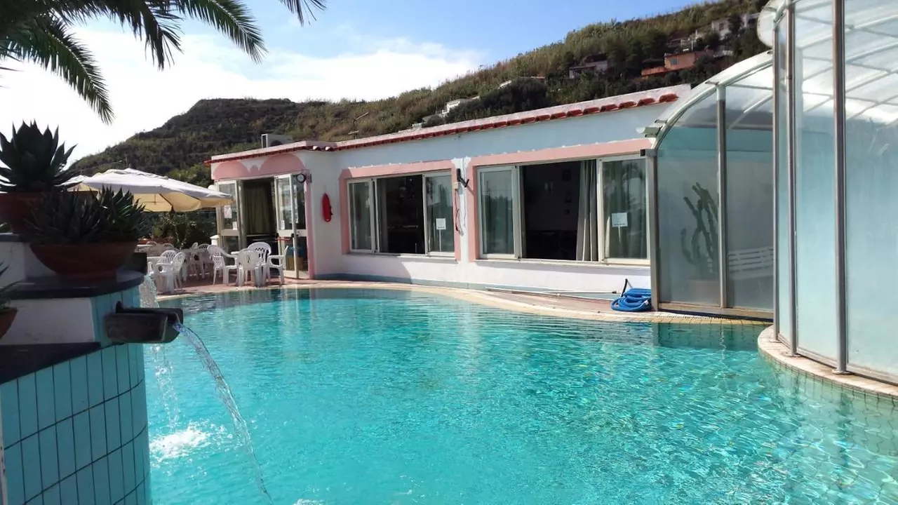 Ischia, Forio: camera Standard con mezza pensione e Spa per 2