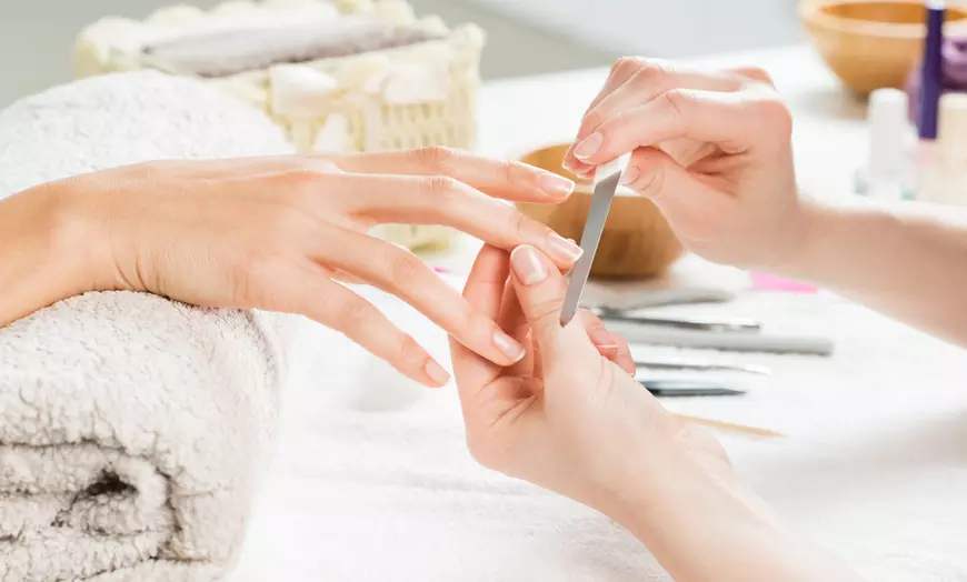 Image 1: Manicura y/o pedicura japonesa y presoterapia en manos, piernas o pies