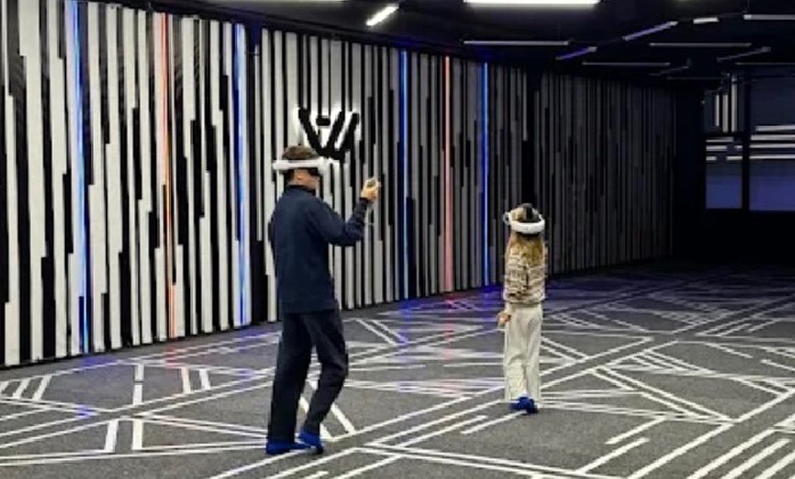 Image 3: 1 o 2 entradas a sesión de realidad virtual a elegir para una persona