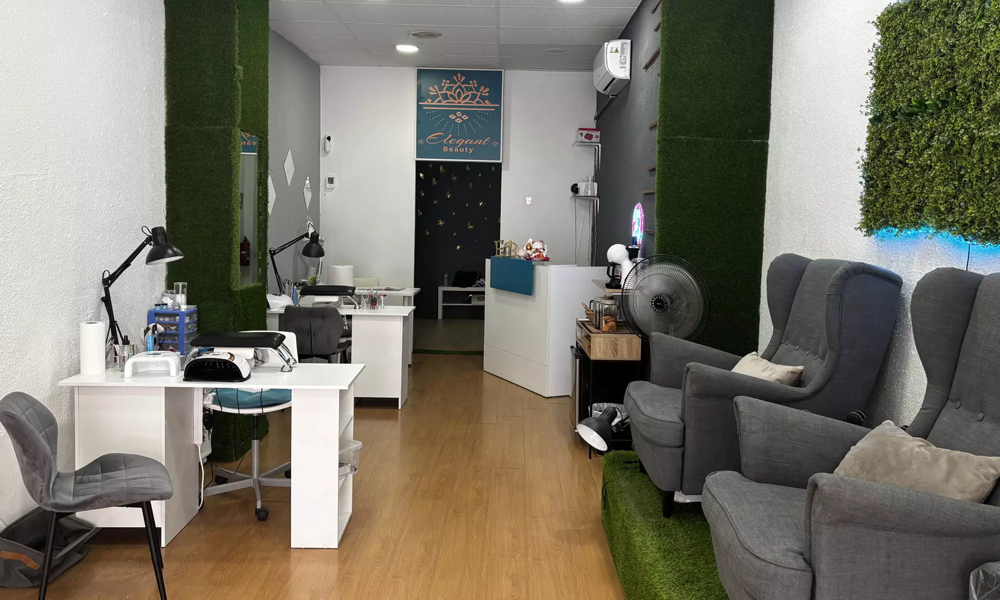 Manicura, pedicura o manipedi con esmaltado normal o semipermanente en 1 o 2 sesiones con hasta un 69% de dto. - Image 7