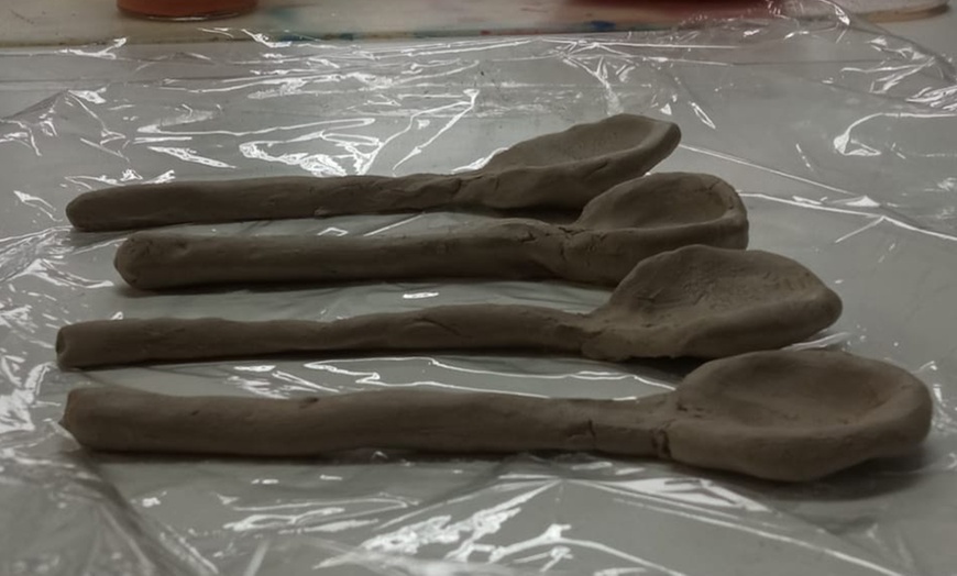 Image 7: Sesión de cerámica creativa con vino ilimitado para 1 o 2 personas