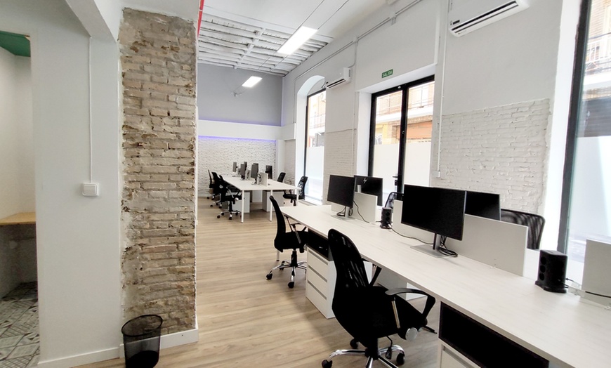 Image 1: Pase de 1 día o 1 mes con WiFi, zonas de descanso y espacios creativos 