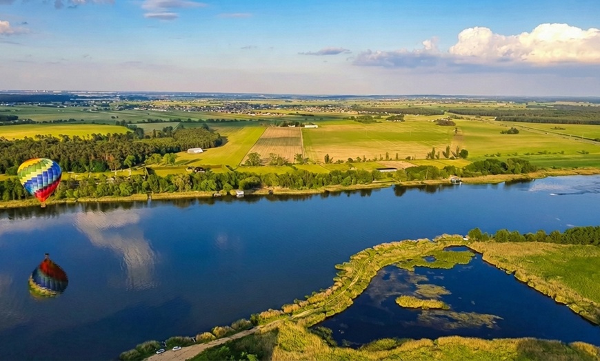 Image 9: Niezapomniany widokowy lot balonem – grupowy, prywatny lub zaręczynowy