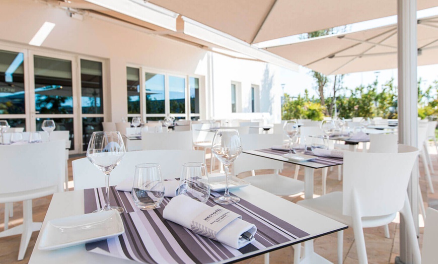 Image 4: Expérience culinaire inventive dans un cadre élégant