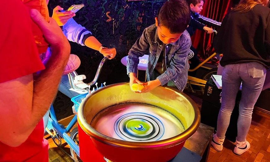 Image 4: Pedalea y pinta: taller creativo BikeSpinArt para hasta 4 personas
