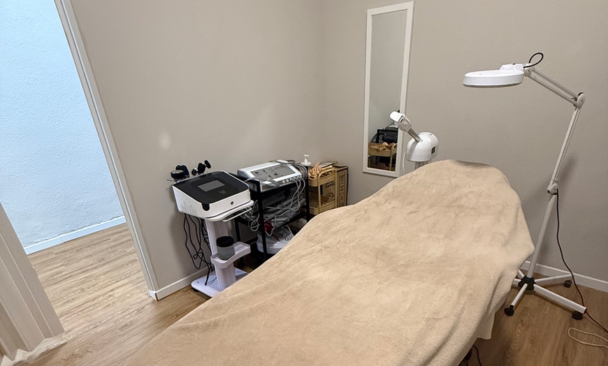 Image 2: Limpieza facial profunda con tratamiento a elegir