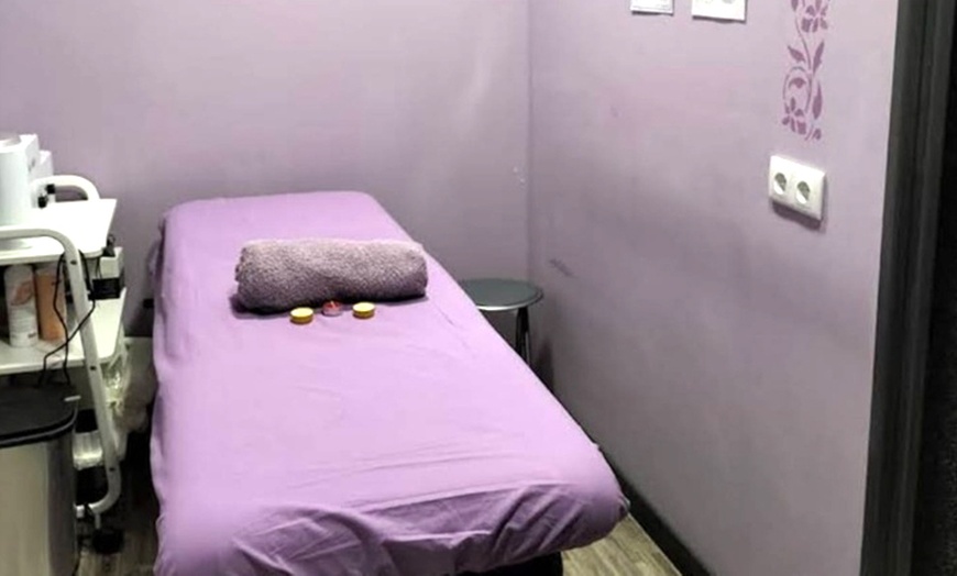 Image 4: Masaje relajante, descontracturante o deportivo de 30 o 60 minutos