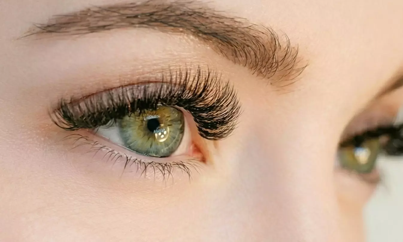 Extensiones de pestañas pelo a pelo con volúmenes clásico, 3D y Mega