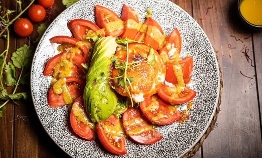 Image 4: Menú de parrillada criolla o hamburguesas para 2 o 4 y opción a vino