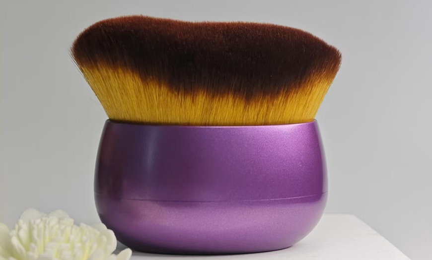 Image 14: Body Makeup Brush