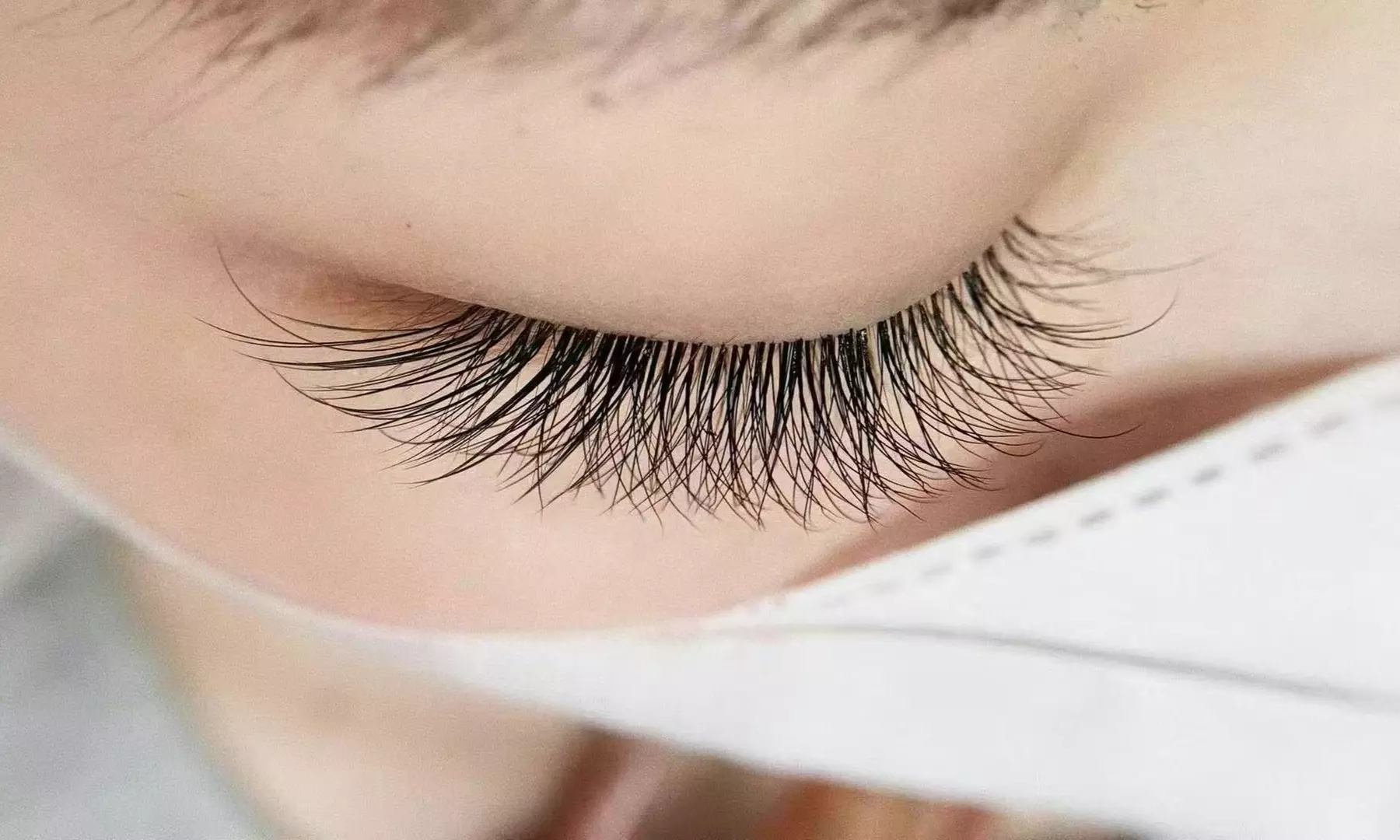 Deluxe Gel Mani w/ Cateye & Oil Hand Massage, Lash Lift or Extensions