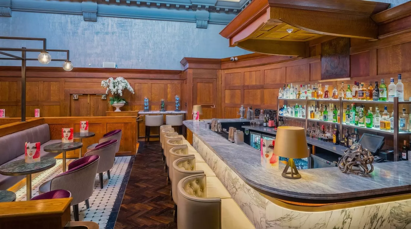 The Dixon Hotel: Romantic Valentine’s 3-Course Dining with Prosecco