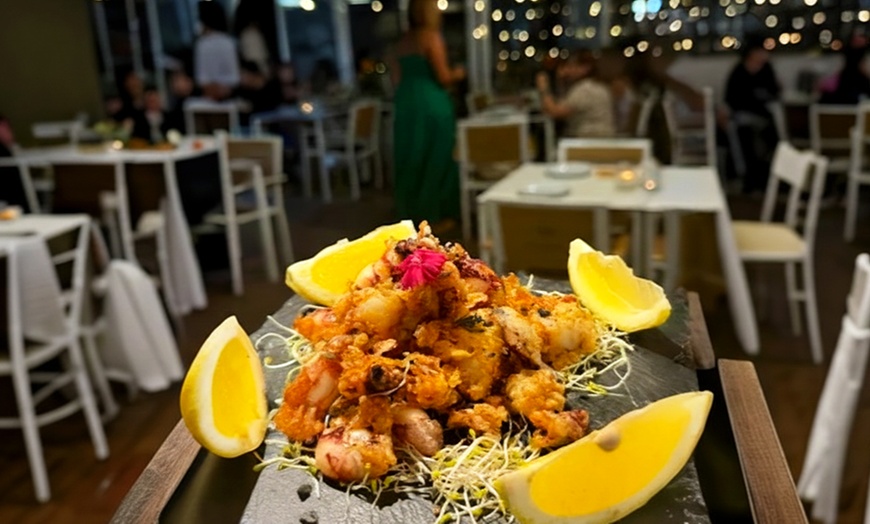 Image 15: Plan Beach con vistas al mar y opciones de menú para 2 o 4 personas