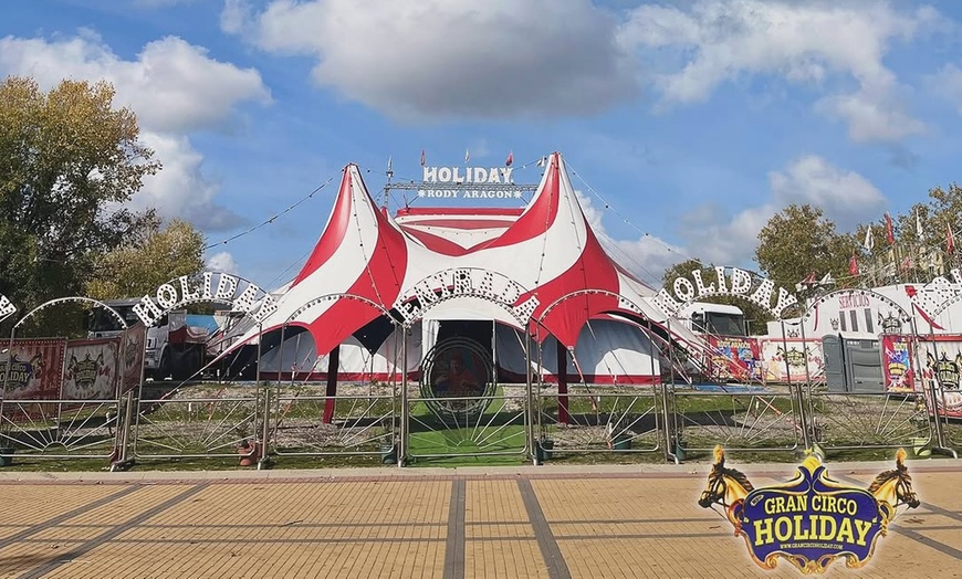 Image 4: Circo Holiday: entrada en tribuna a elegir en diciembre en Alcobendas