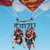 Image 1: Vuela alto: experiencia de parasailing para 2 o 4 personas 