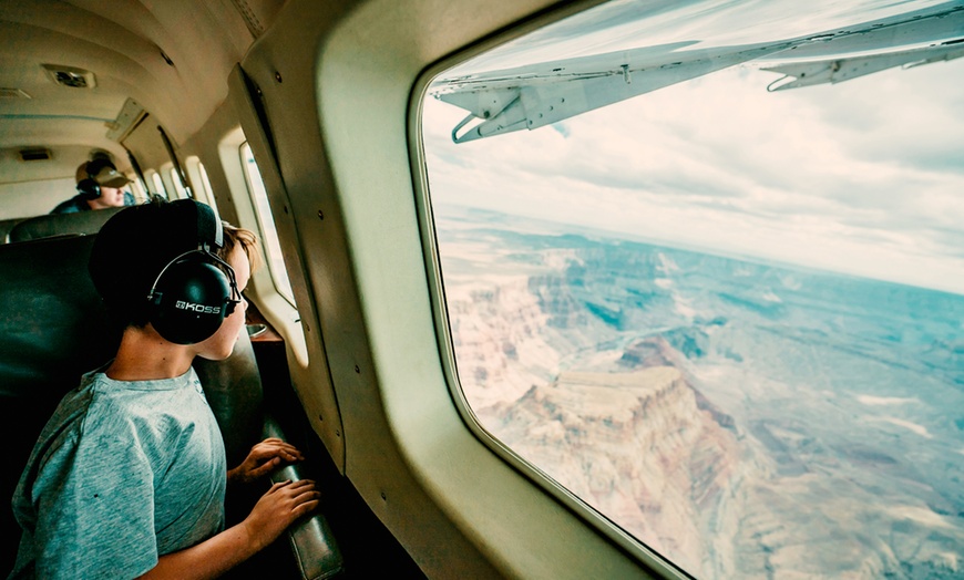 Image 4: 30 Minute or 1 Hour Takeoffs, Landings & Maneuvers