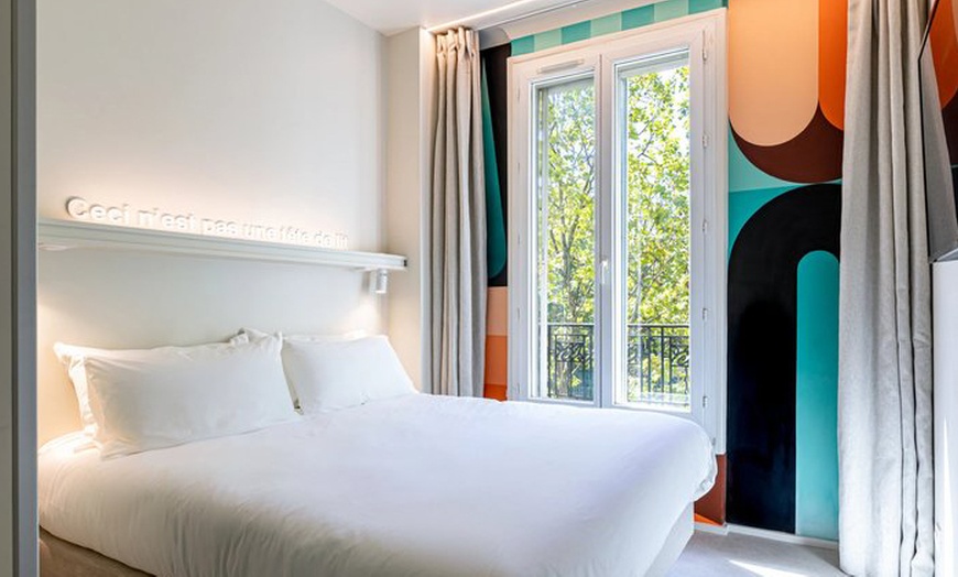 Image 1: Paris : chambre double avec petit-déjeuner, boisson et départ tardif