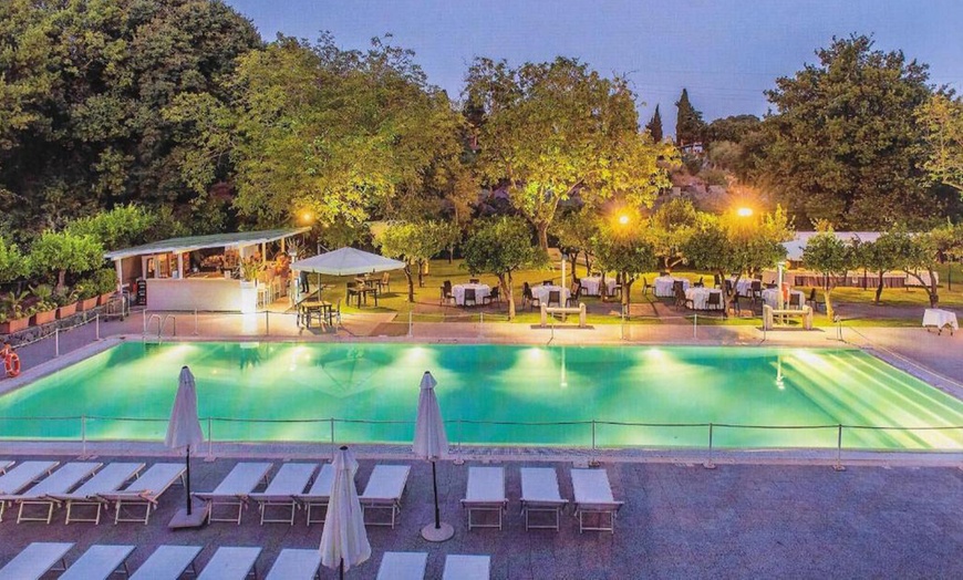 Image 19: Catania 4*: Soggiorno con colazione, mezza pensione, piscina e Spa