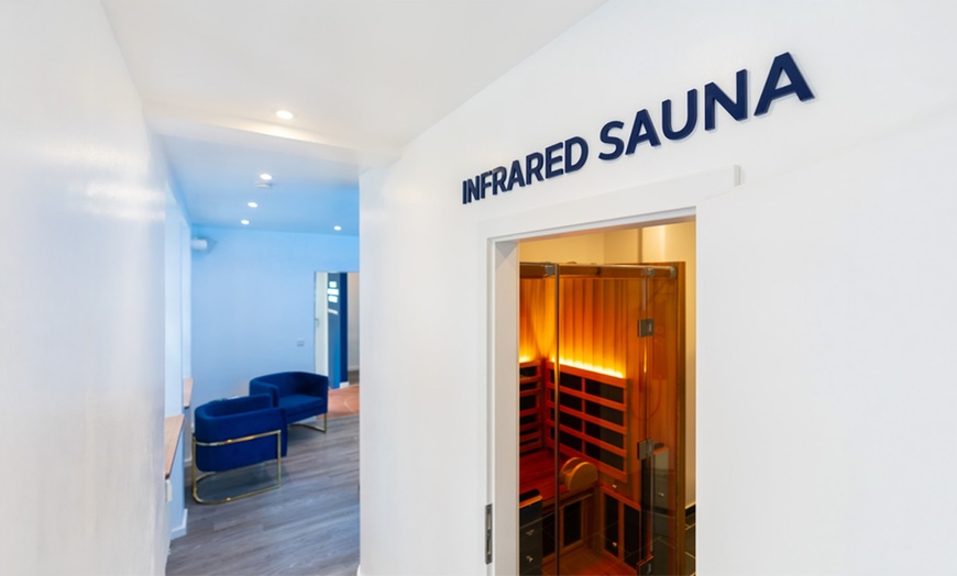Image 2: Genieße die Wärme: 1 oder 2x 30 Min. Infrarot-Sauna für 1 Person