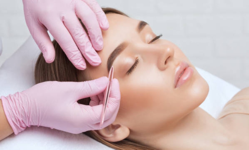 Image 17: Lifting y tinte de pestañas/cejas con opción a laminado y extensiones