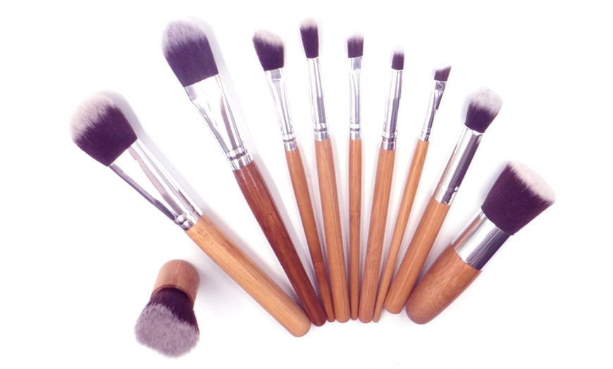 Image 3: Bamboo Make Up Brush Set