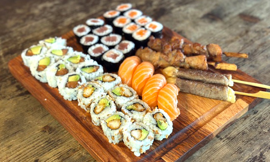 Image 2: Plateaux de sushi de 40 ou 52 pièces chez Asian Pop La Ciotat