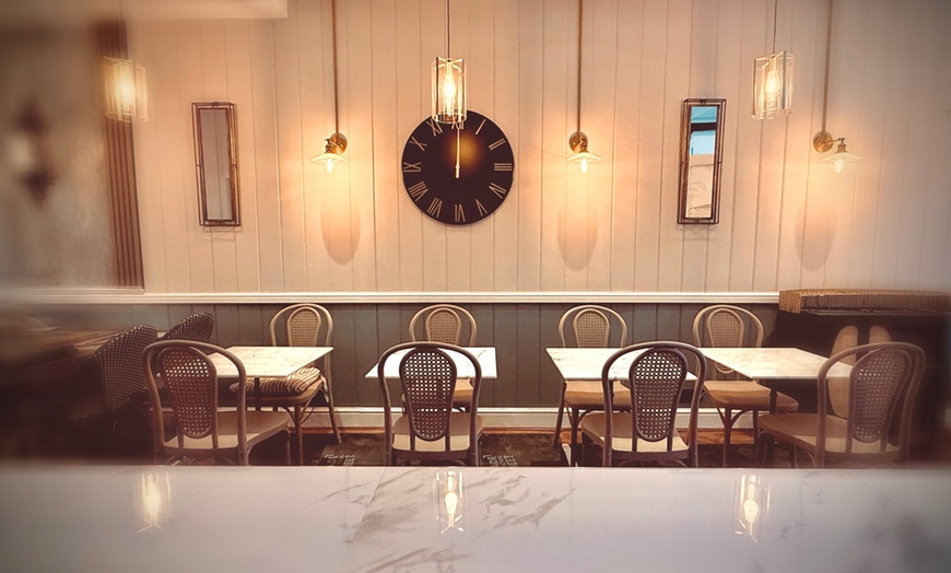 Image 3: Sunday Roast with Starter or Dessert & Wine, Beer or Prosecco