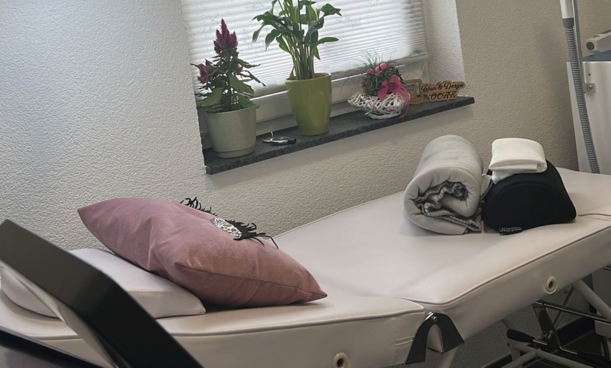 Image 2: 3 oder 5 Behandlungen: IPL-Haarentfernung an 1 kleinen / großen Zone