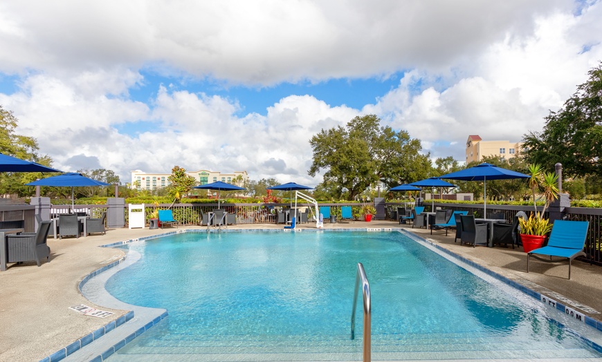 Image 1: Orlando Airport Hotel - Affordable and Convenient!