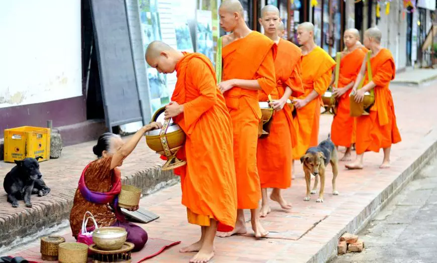 Image 4: Discover the magic of Laos in 5 days with private tours