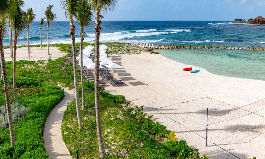 Image 6: ✈4-Day 5* Hilton Tulum Resort Stay with Air from Great Value Vacations