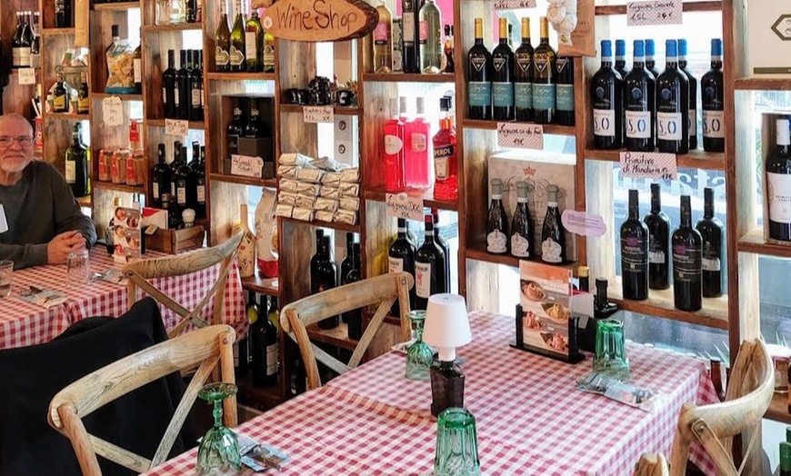 Image 2: Spezial-Bruschetta, Pizza nach Wahl und Tiramisu für 1-4 Personen