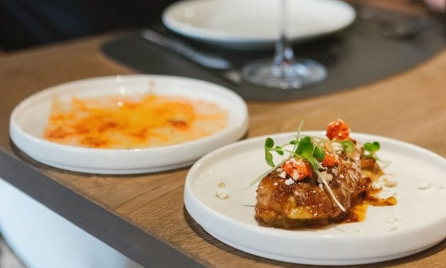 Image 7: Menú mediterráneo completo para 2 o 4 con opción a vino en El Carmen