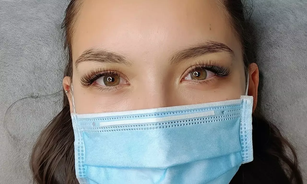 Brow Tint, Design Shaping & Tint or Natural Classic Full Set