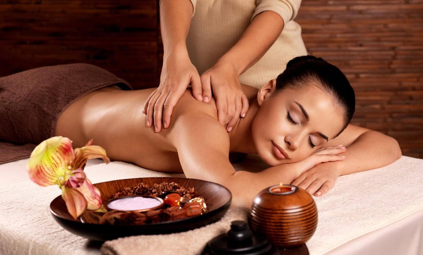 Image 1: Massage d'1h relaxant, thaï ou minceur avec MS Massage