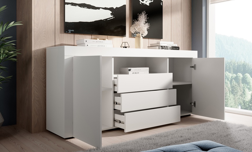 Image 4: Buffet Yanis