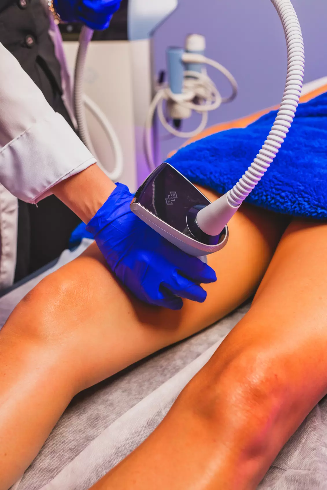 Radio Frequency Skin Tightening Session w/ Ultrasound / Microneedling