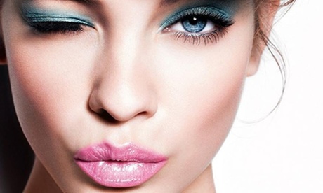 Corso Beauty a scelta come make-up artist o laminazione ciglia al Centro Estetico RMR (sconto fino a 82%)