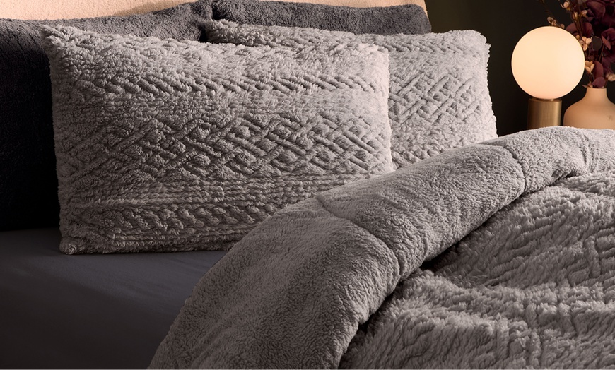 Image 3: Silentnight 10.5 Tog Cosy Teddy Coverless Duvet Set
