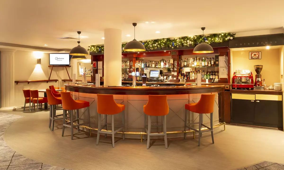 Aberdeen: Standard Double Room w/Breakfast 10%Dis on Food&Soft Drinks