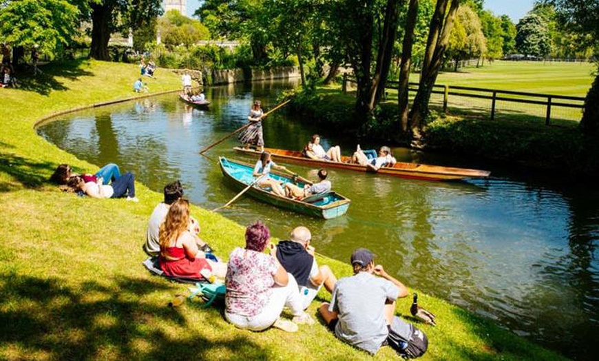 Image 4: Explore Oxford & Cambridge: A Family-Friendly Bus Tour