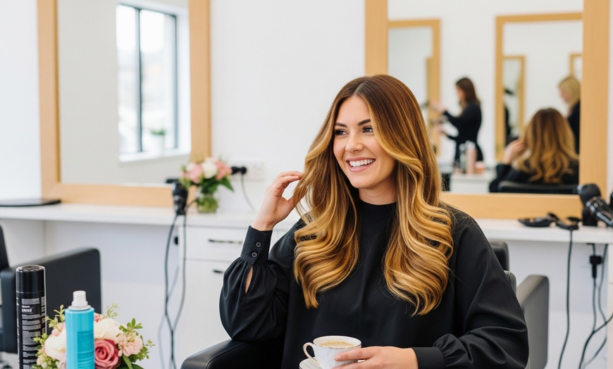 Image 1: Cut, Blow-Dry & Finish with/without 1/4, 1/2 or Full Head of Foils