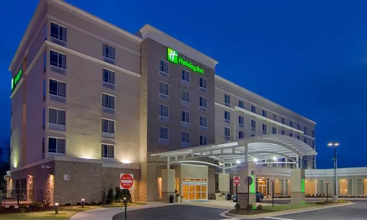 Stay at Holiday Inn Richmond Airport in Sandston, VA. Dates into February. - Primary Image