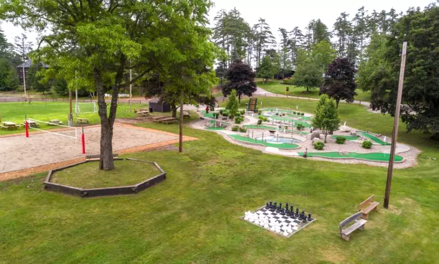 Miniature golf