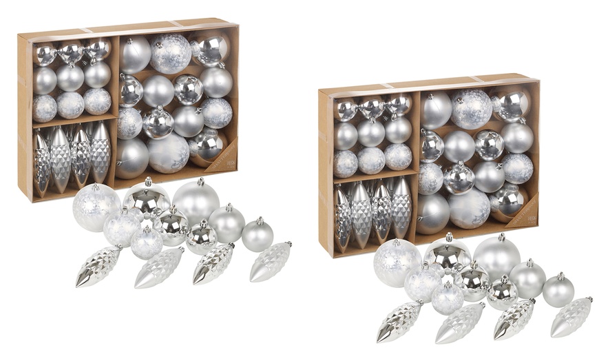 Image 22: 31-Piece Christmas Bauble Set