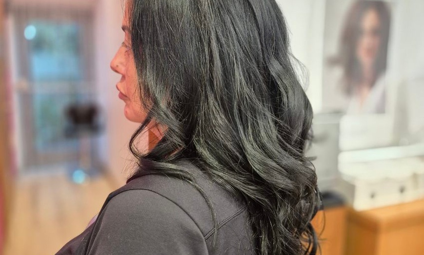 Image 9: Up to 42% Off on Salon at Glamurs beauty studio