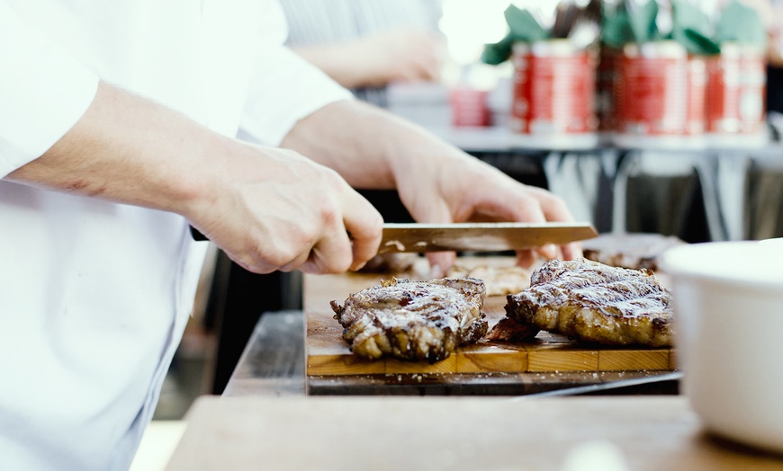 Image 6: Eisstockschießen – in Kombination mit Verzehr buchbar
