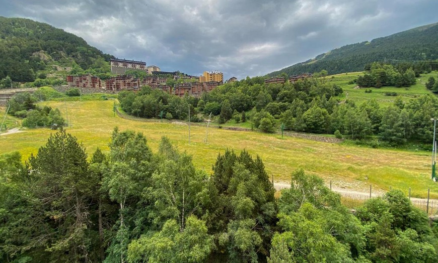 Image 6: Andorra: habitación doble con media pensión y forfait de dos días