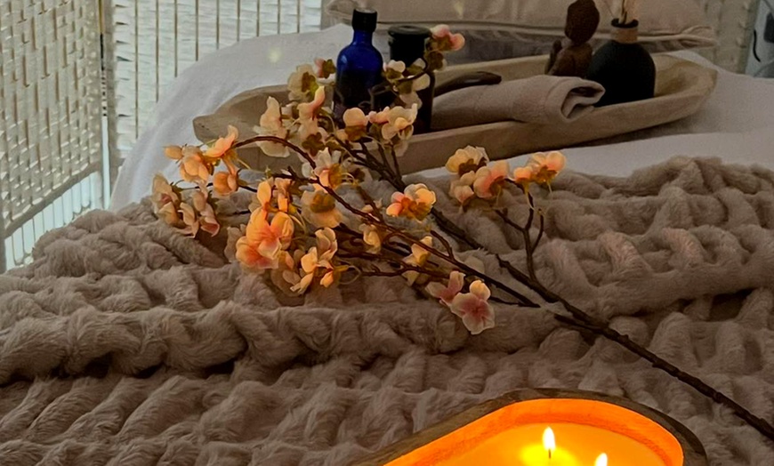 Image 5: Spoil Someone Special: Luxury Facial & Full-Body Pampering Retreat